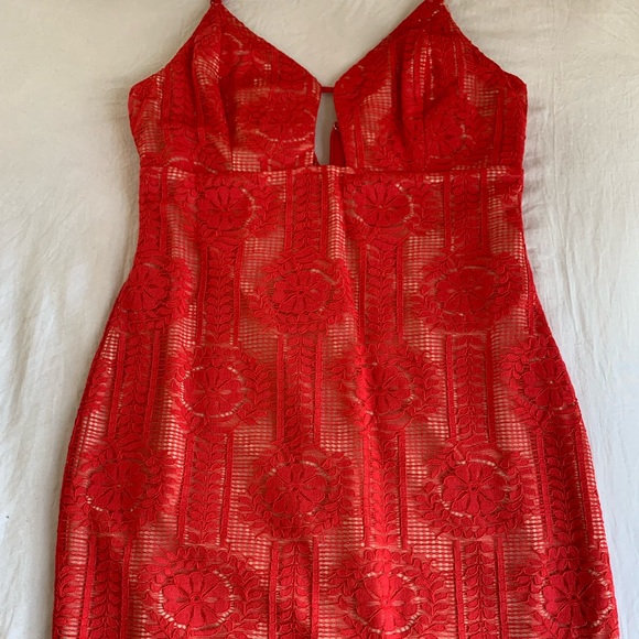✨NEW✨ Lulu’s red lace dress ❤️ - Picture 2 of 6